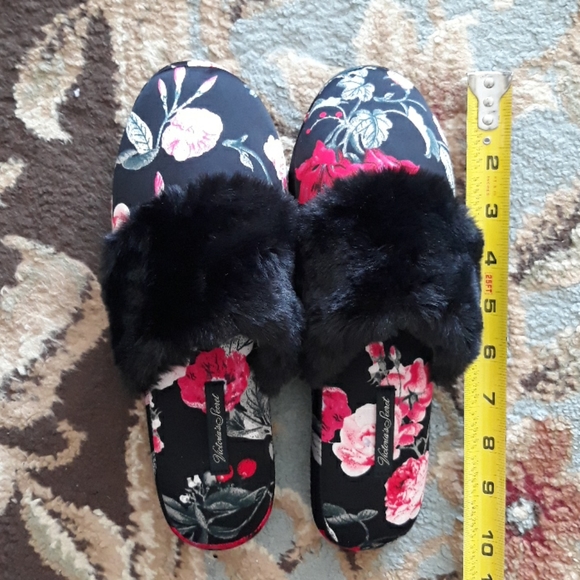 4x*Host Pick*Victoria Secret beautiful slippers - Picture 15 of 16